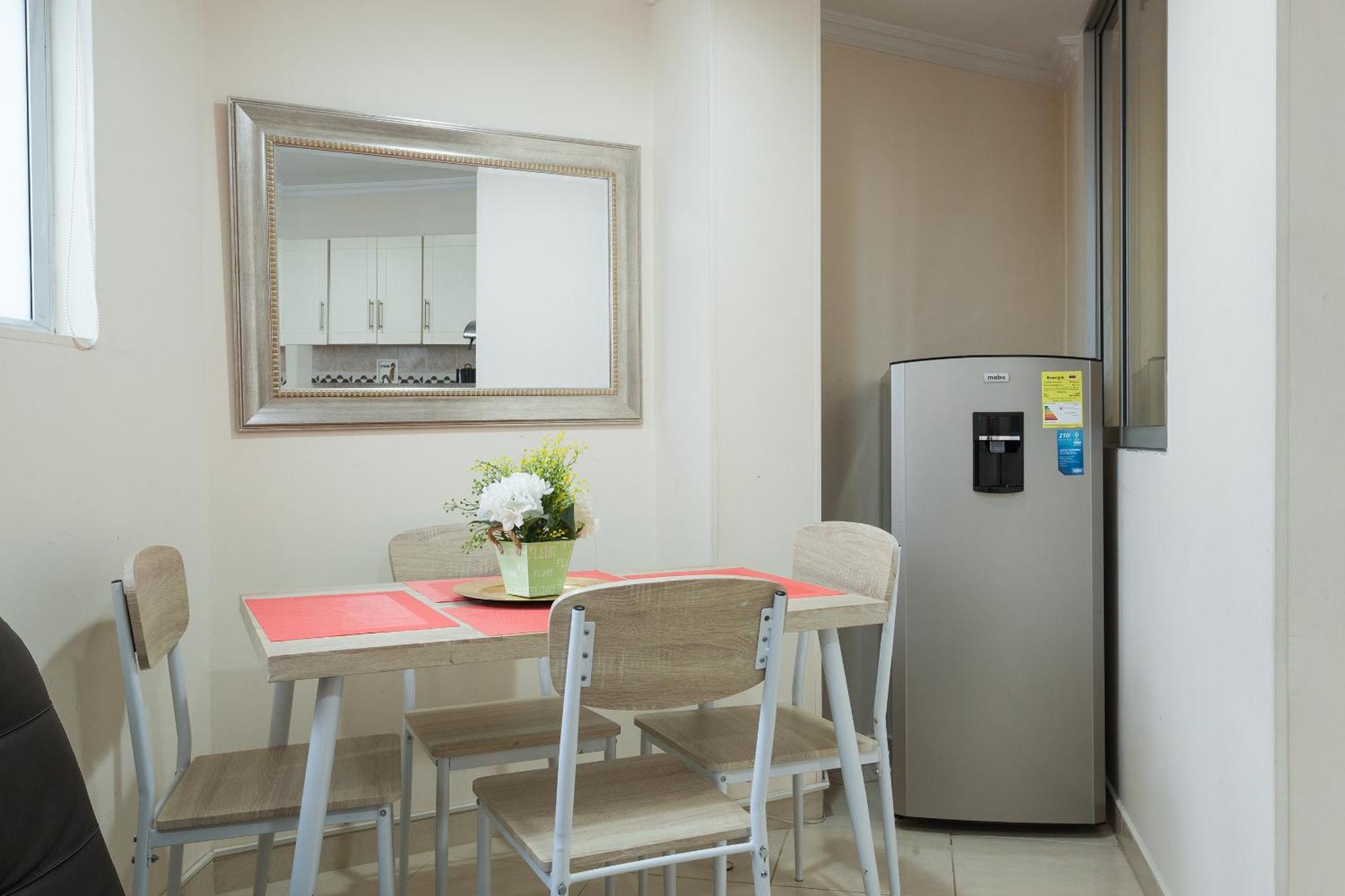 Apartamentos Laureles De La 70 Medellín Kültér fotó